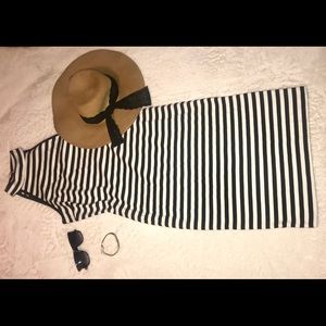Long very fitted Black and White Dress